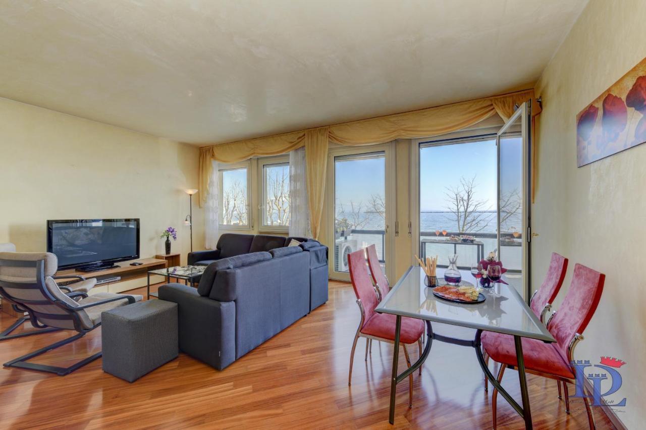Desenzanoloft Official Partner Marriott Homes & Villas - Charming On The Lake Front Lake Дезенцано-дель-Гарда Екстер'єр фото